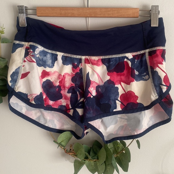 Lululemon Run: Speed Short size 6 
Inky Floral Ghost Inkwell Bumble Berry - Picture 5 of 12